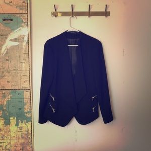 Open front blazer with the zipper detailing